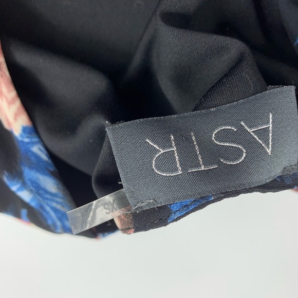 ASTR long sleeve romper black floral sz XS - Picture 4 of 5